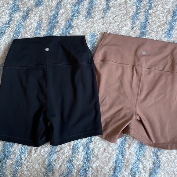 Yogalicious Biker Shorts - Picture 2 of 2